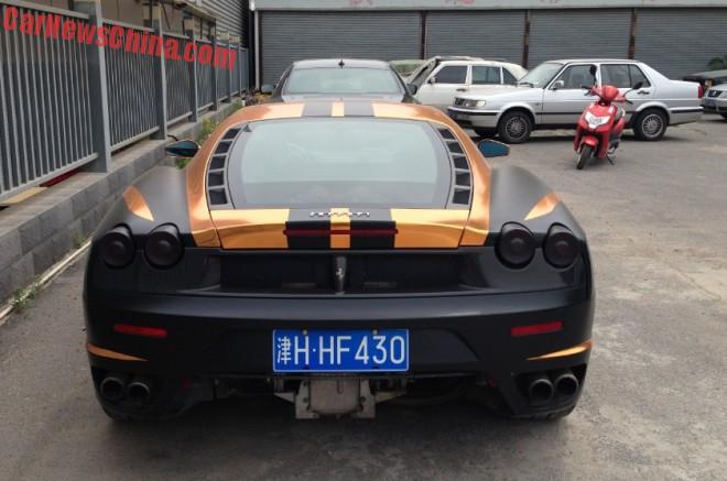 ferrari-f430-black-gold-china-4