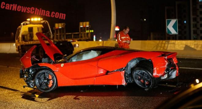 ferrari-laferrari-crash-china-2-001b