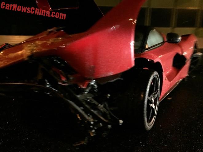 ferrari-laferrari-crash-china-2-3