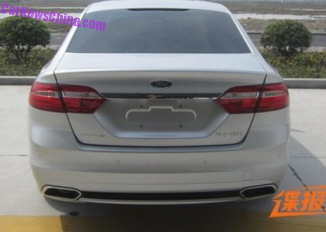 ford-taurus-china-2016-2