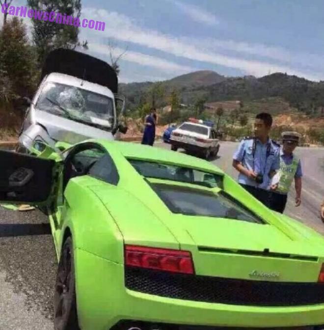 lambo-crash-china-galvan-1b