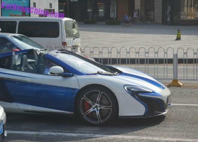 mclaren-white-blue-china-2