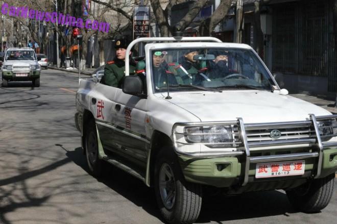 roewe-suv-police-parade-1a