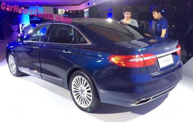 ford-tarus-china-blue-4