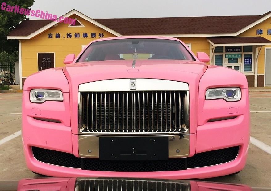 All Pink RollsRoyce Ghost Drops Jaws in China  GTspirit