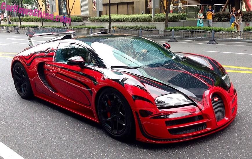 Bugatti Veyron L’Or Style Vitesse hits the Road in Shanghai, China