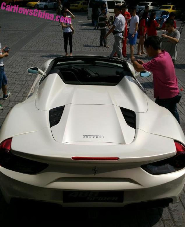 ferrai-488-spider-china-3