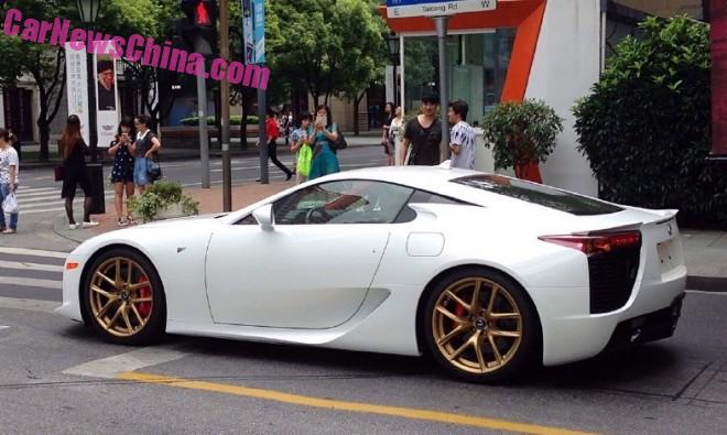 lexus-lfa-china-white-3