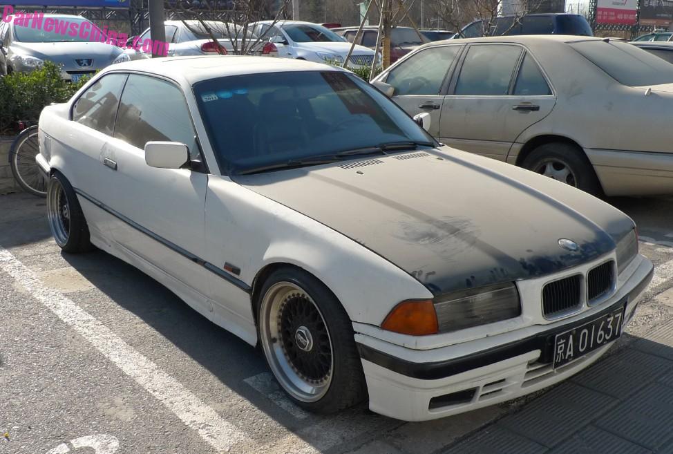 Spotted in China E36 BMW 328i Coupe is Racy in China