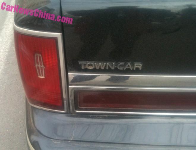 lincoln-town-car-china-6