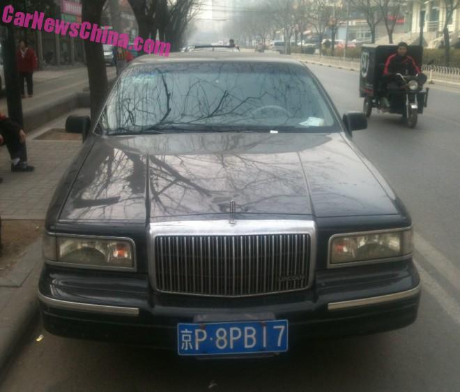 lincoln-town-car-china-7