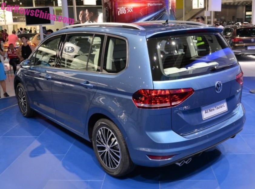 Volkswagen Touran L unveiled on the Guangzhou Auto Show