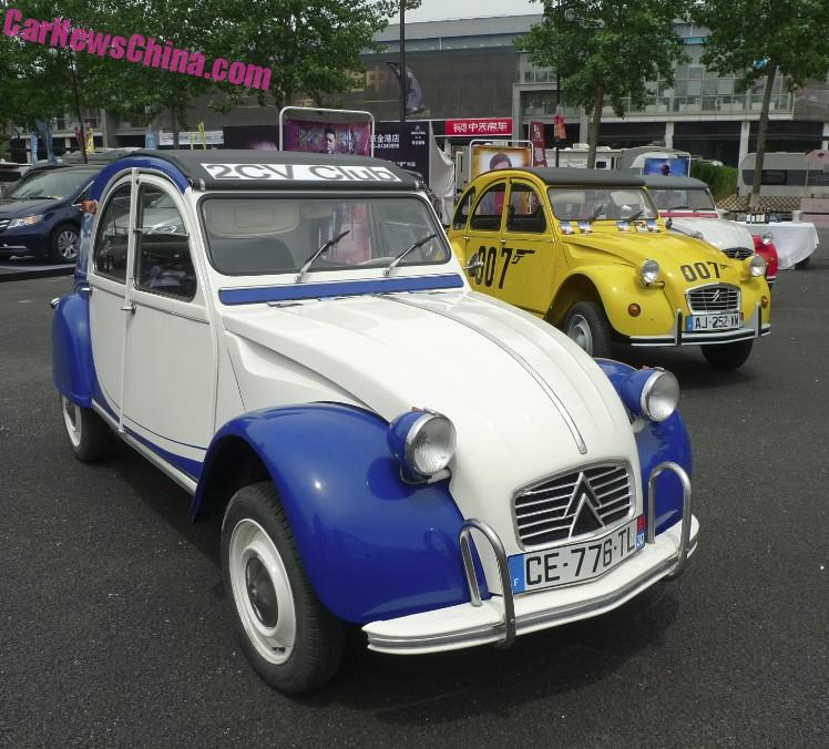 Meeting the Cars of the Beijing Citroen 2CV Club in China