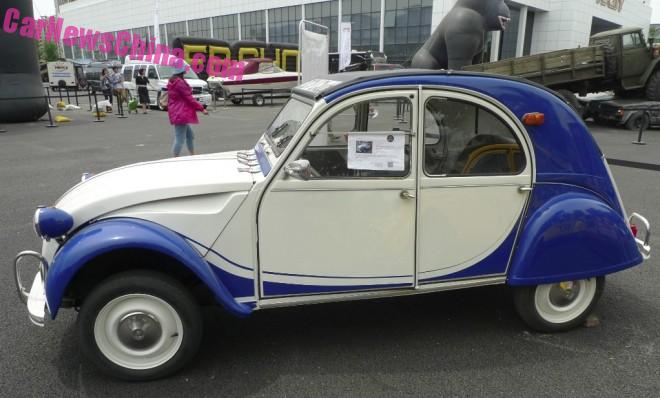 citroen-2cv-beijing-2