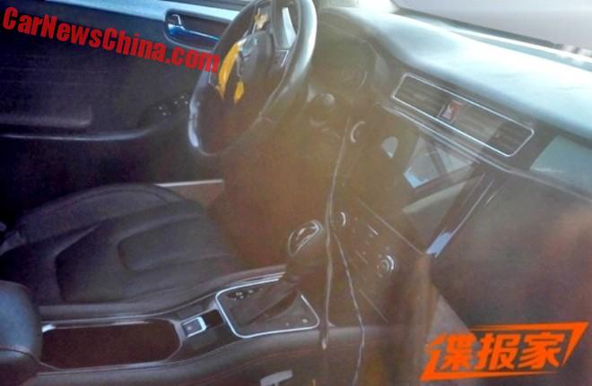 dongfeng-suv-interior-2