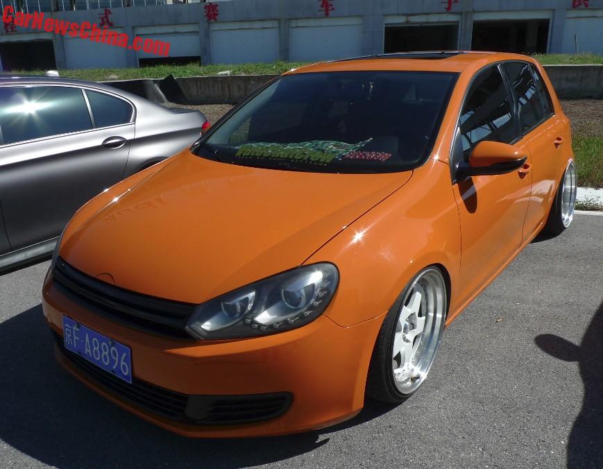 Volkswagen Golf is matte orange in China