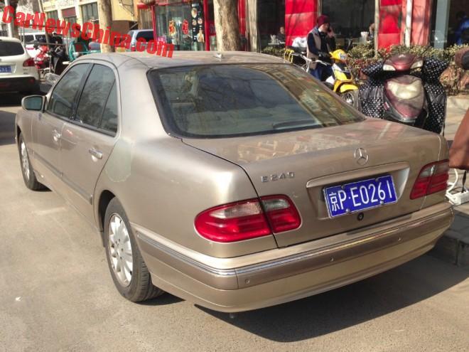 benz-e-gold-china-4