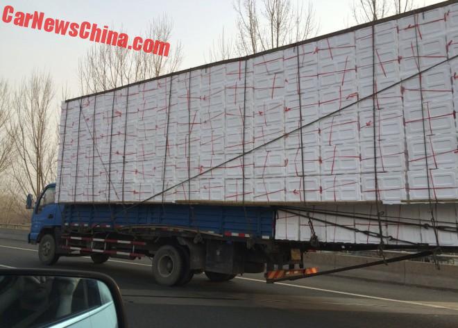 china-truck-overhang-4