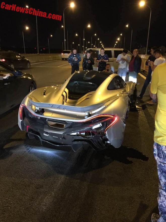 mclaren-p1-crash-china-4