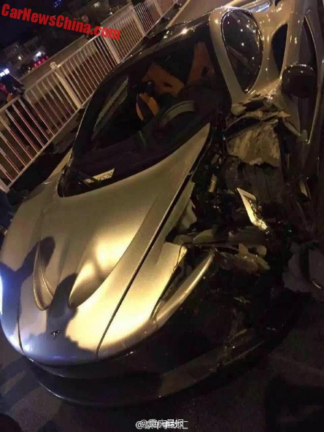 mclaren-p1-crash-china-5