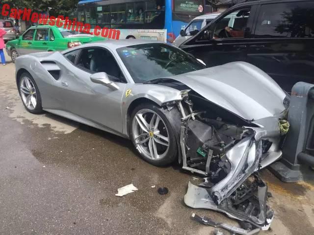 ferrari-488-crash-5