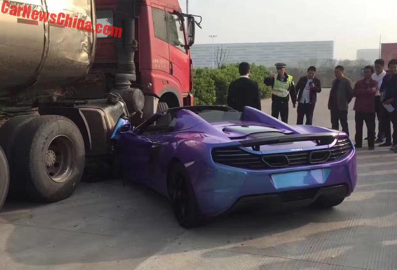 McLaren 650S Spider Crashes Into Tanker Truck In China; Inferno Narrowly Avoided