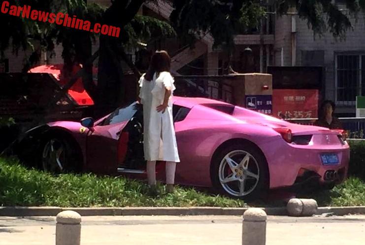 Chinese Woman Crashes Pink Ferrari 458 Spider