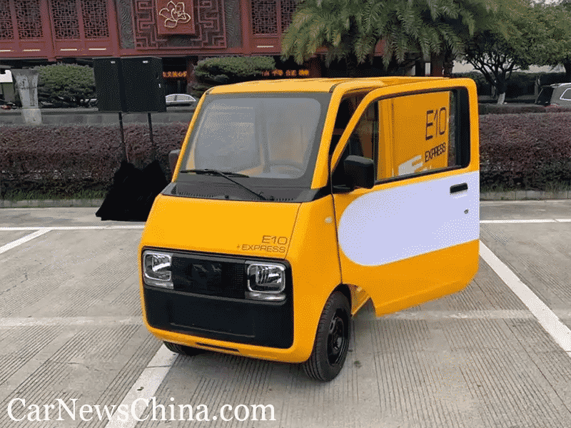 Itsy-bitsy Wuling E10 van spotted