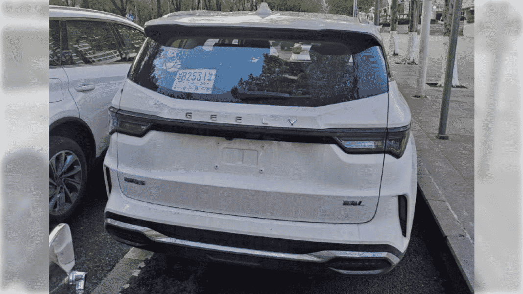 Spy shots geely jiaji minivan facelift
