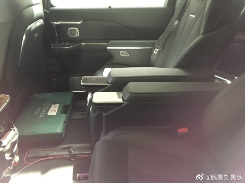 Hongqi MPV Second Row Seats