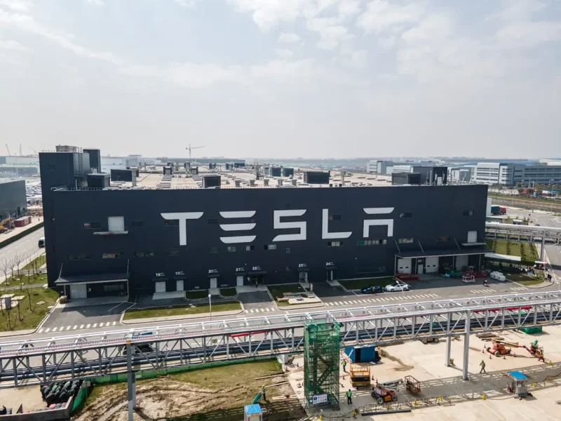 Tesla China игнорирует приказ Маска об увольнении на 10% и нанимает сотни новых сотрудников