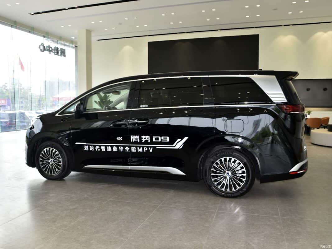 BYD-Benz D9 Rolls off Production Line in China