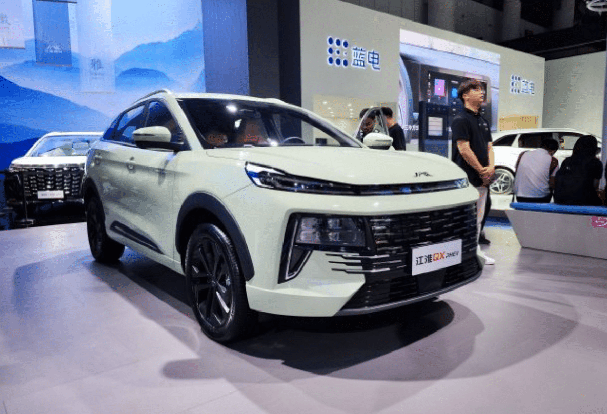 Chengdu Auto Show: JAC QX PHEV starts receiving blind orders