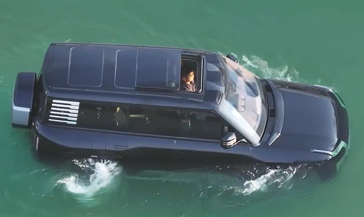 BYD's YangWang U8 launched, can float on water for 30 minutes and sail