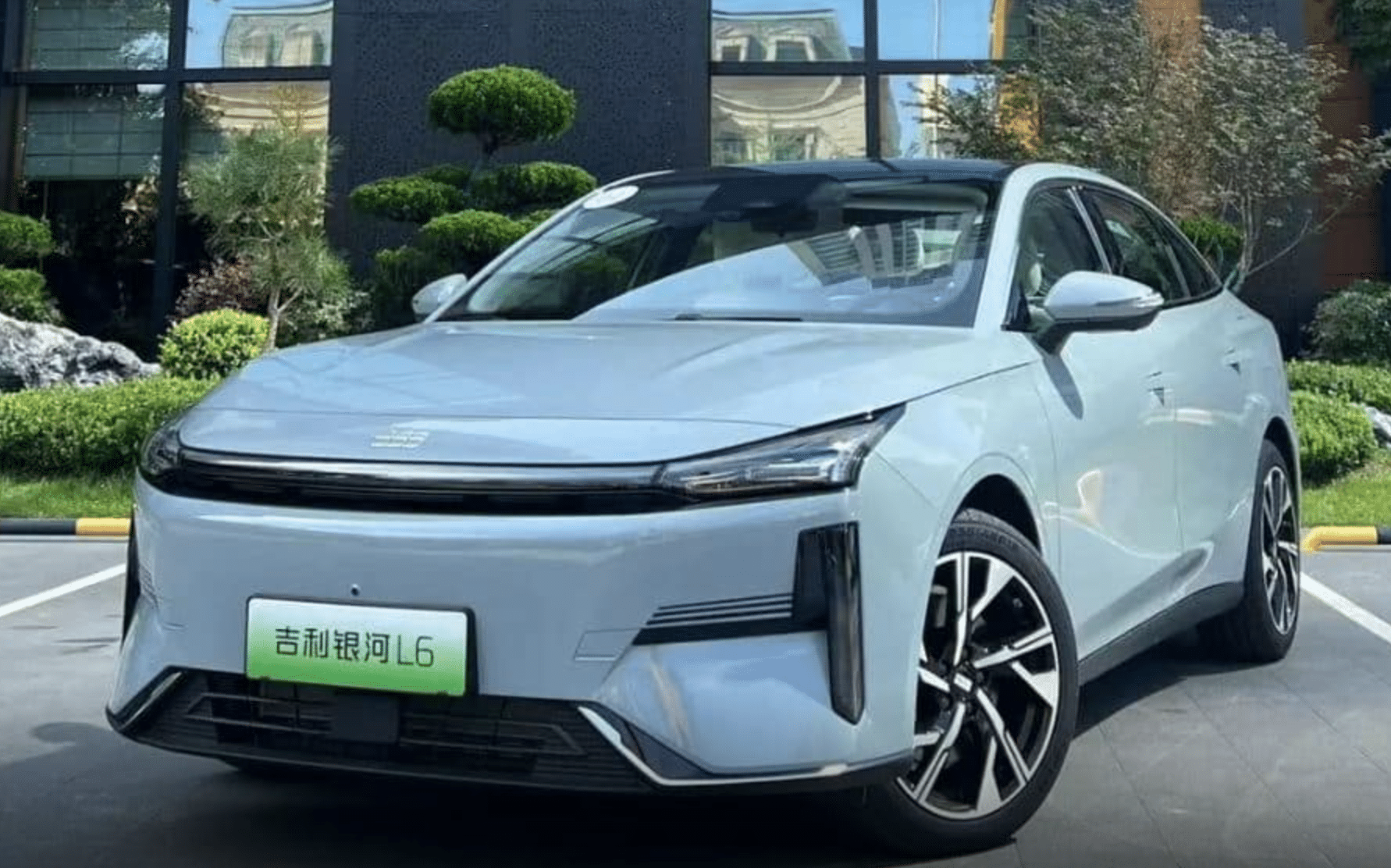 The Geely Galaxy L6 starts mass production as the first car rolls off ...