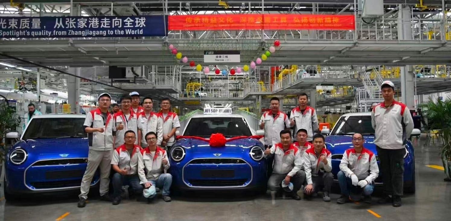 New electric MINI Cooper made in China rolled off assembly line, market entry in 2024