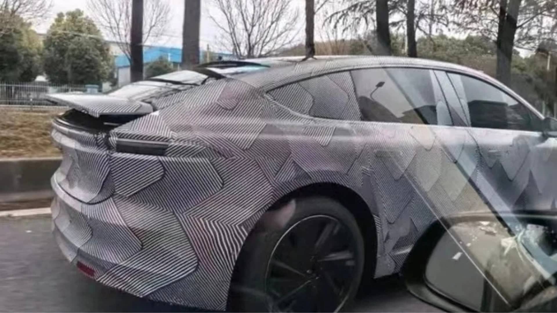Nio ET9 spotted during road tests for the first time