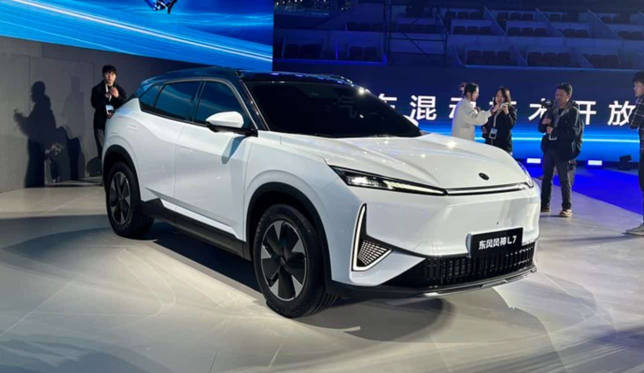 Dongfeng Aeolus L7 plug-in hybrid SUV debuted in China