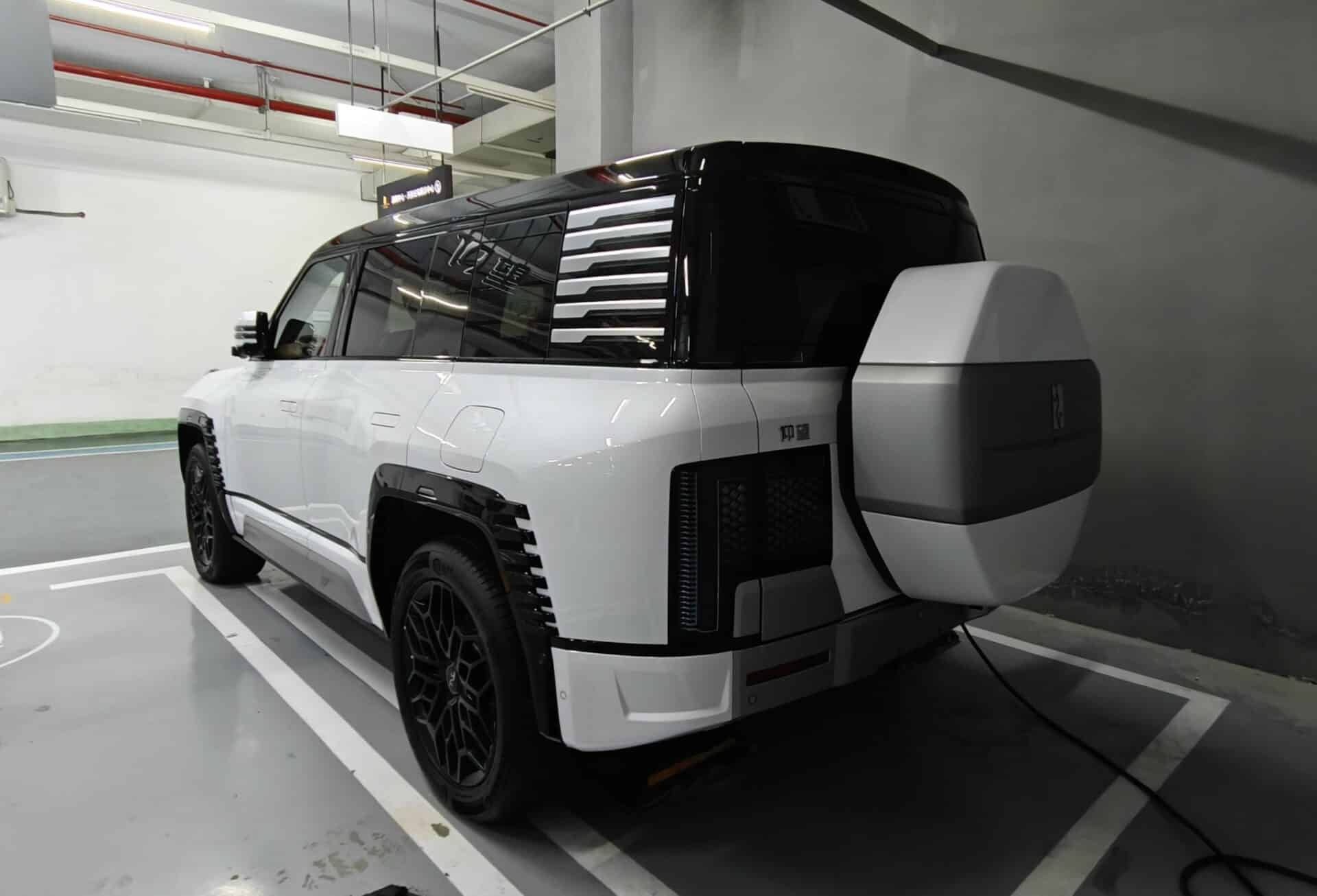Sunday China Drive | BYD's Yangwang U8: luxury SUV that floats and ...