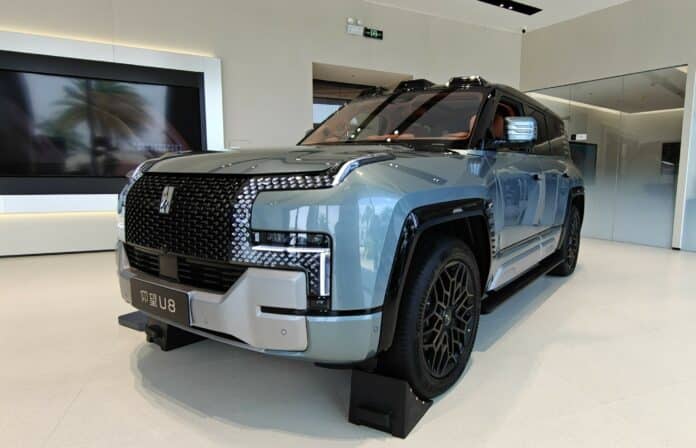 Sunday China Drive | BYD's Yangwang U8: luxury SUV that floats and spins with dual powertrain