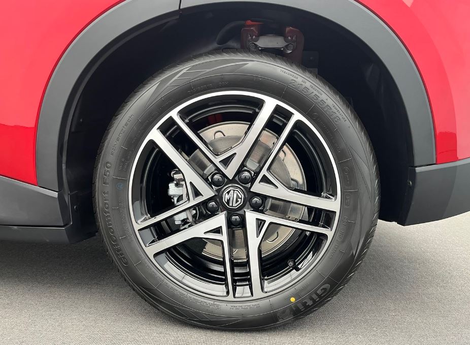 SAIC's MG ES5 all-electric SUV debuts in China with 525 km range