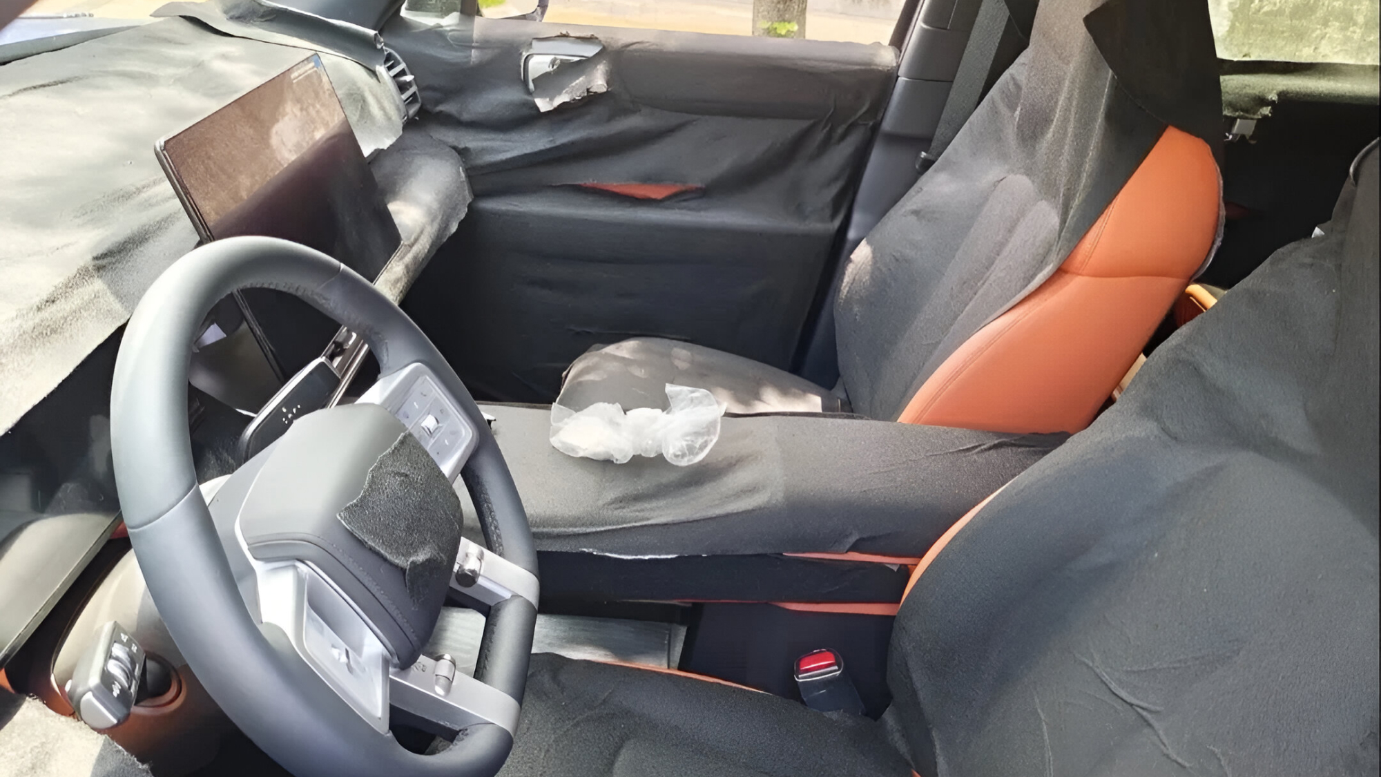 Interior of the Fang Cheng Bao Tai 7 SUV from BYD exposed – five seats and a new design