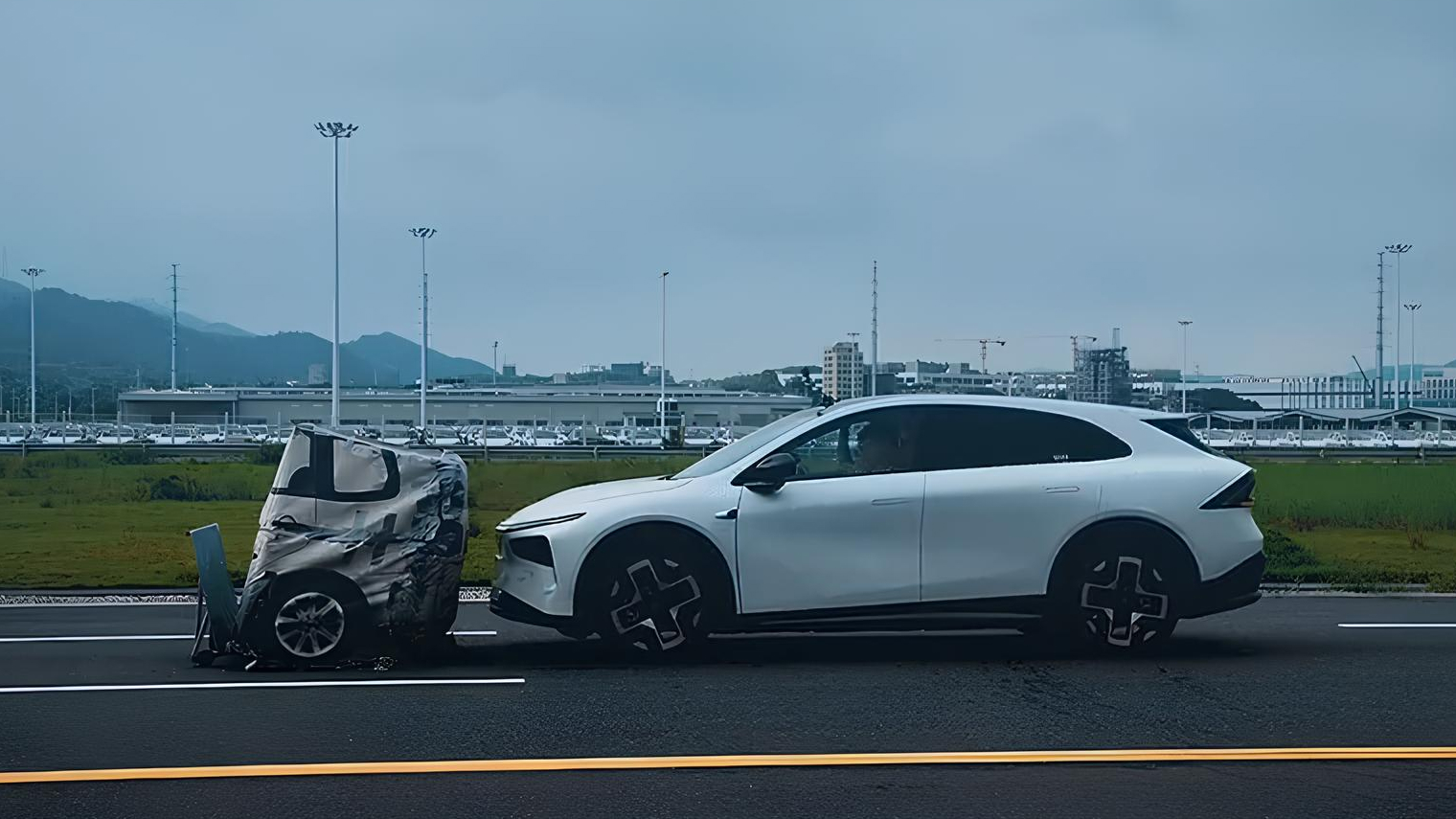Xpeng G7 SUV completed autonomous emergency braking test at 130 km/h