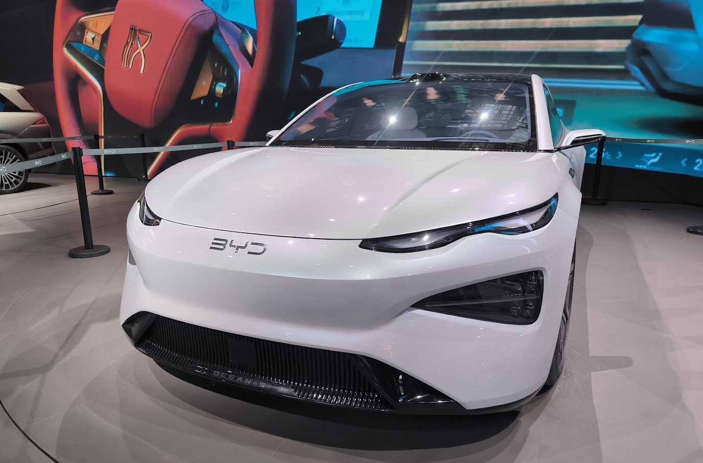 BYD sells 377,628 passenger cars in June, exports surge 230%