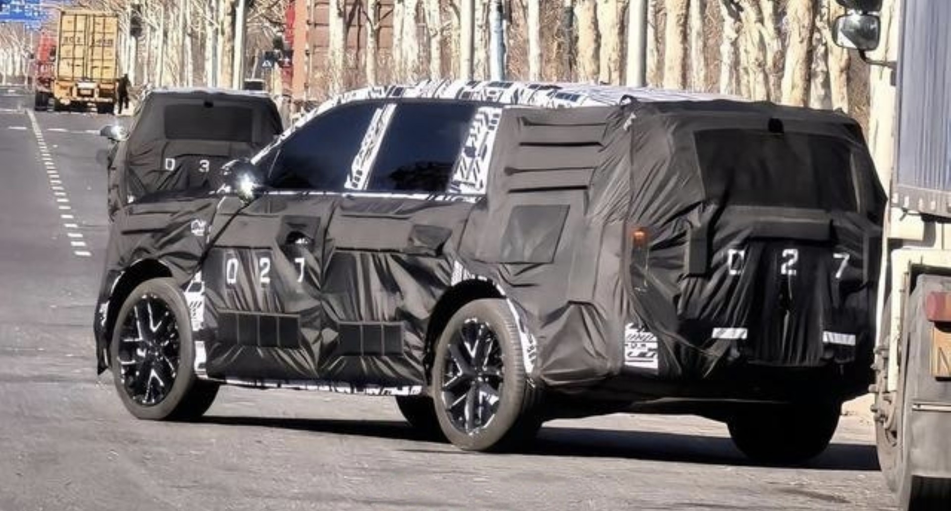 Xiaomi YU9 SUV prototype spotted, full-size SUV EREV with 1,500 km range likely