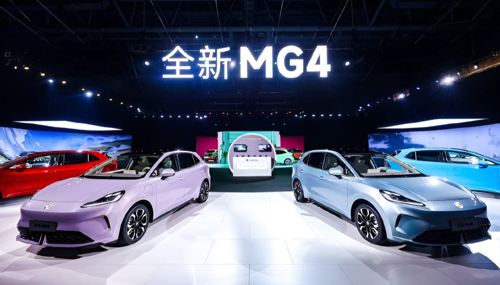 All-New MG4 debuts with semi-solid-state battery, pre-sales start at 10,100 USD in China