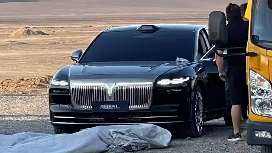 Voyah Passion L spy shots revealed with LiDAR and Huawei system