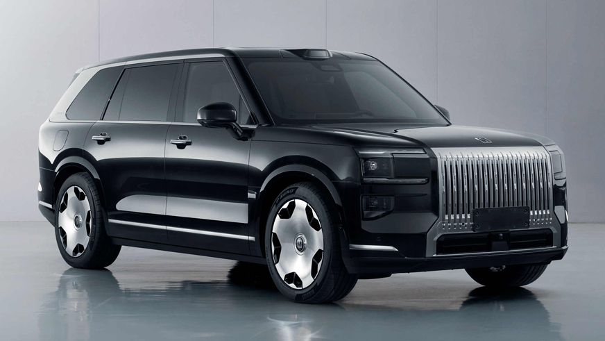 Zeekr’s first hybrid model boasts largest-ever PHEV battery (70 kWh) and over 3-ton weight