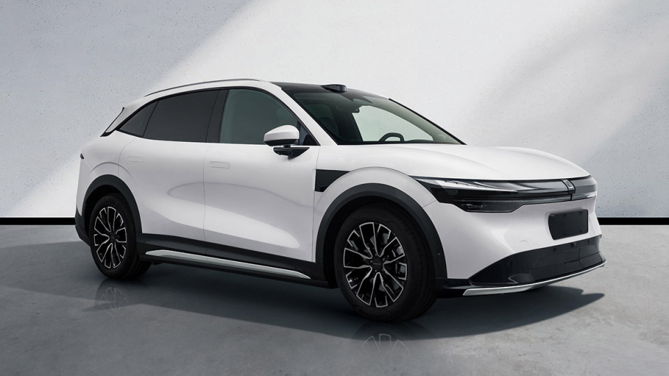 New Zeekr 7X EV outputs 784hp and has up to 802km range