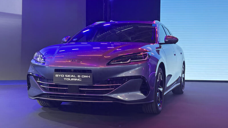 BYD Seal 6 DM-i Touring combi debuts in Europe with 1,300 km hybrid range
